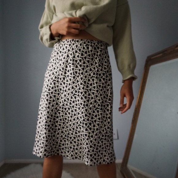 SOLD Vintage 100% Silk Midi Geometric Skirt 8P - Picture 2 of 6